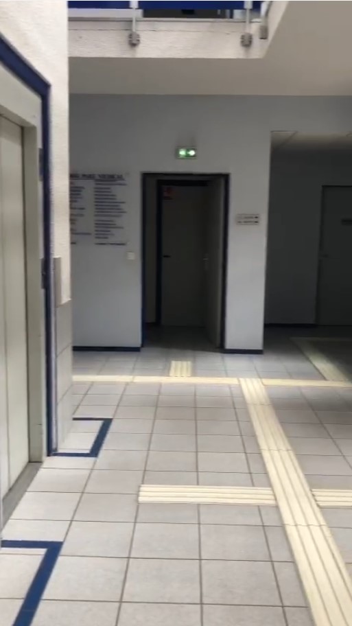 Agencement obsolète du local
